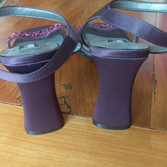 UNLISTED SANDALS ๐ก๐ก๐ก๐ก๐ก๐ก - Picture 5 of 8